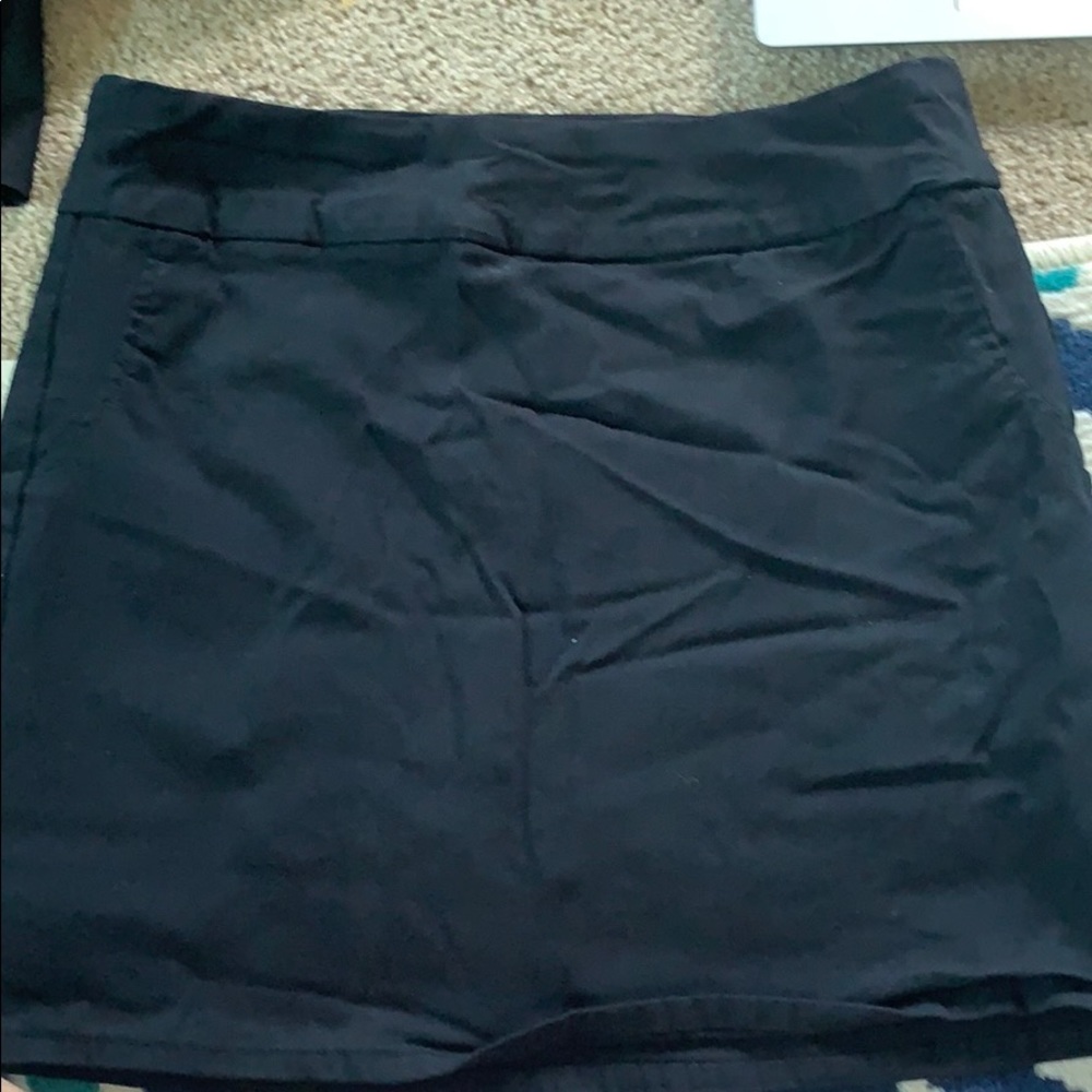 IZOD black golf skirt